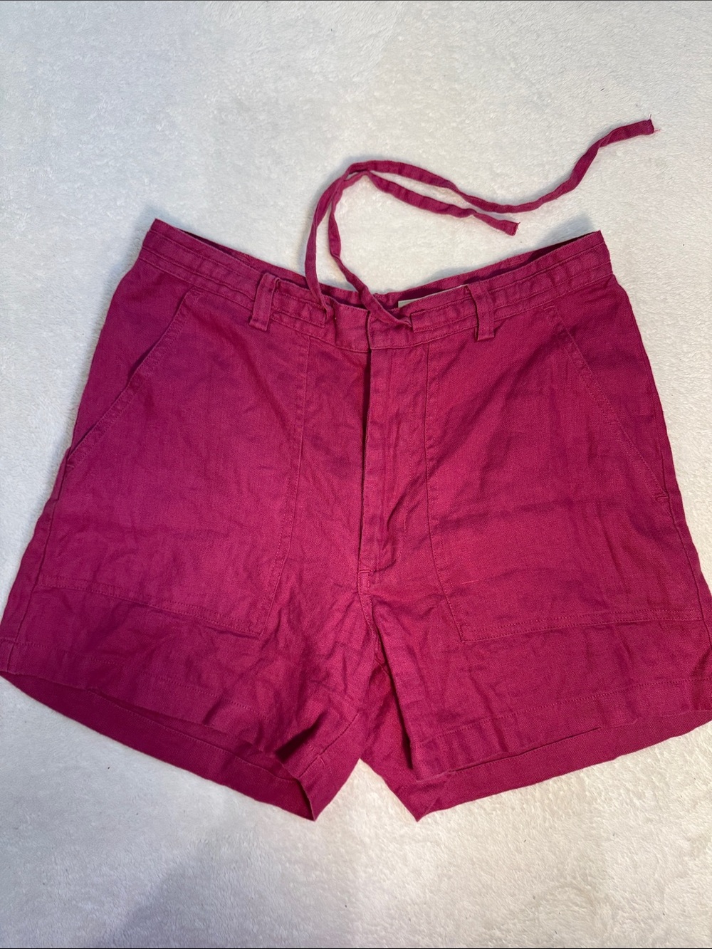 Eddie Bauer fuschia linen shorts. Front patch pockets. 8 petite.